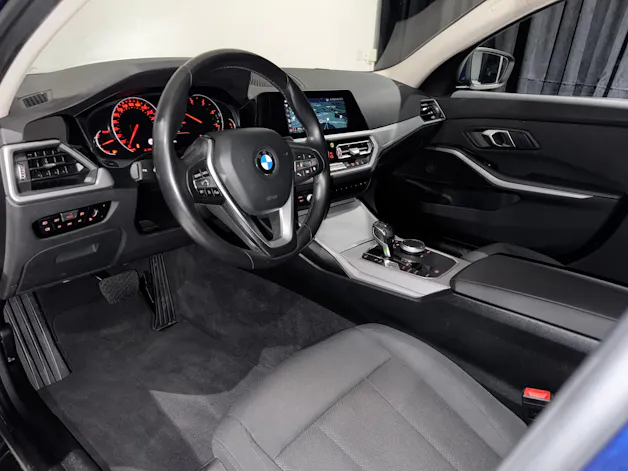 BMW 320d xDrive Touring Steptronic | 1.Hand | CH |