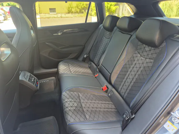 VW Passat Variant 1.5 TSI evo2 Plug-In- Hybrid R-Line DSG