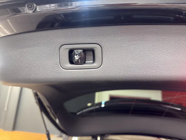 MERCEDES-BENZ GLC 300 4M - AMG / 360 Grad Kamera / Panorama-Dach / AHK