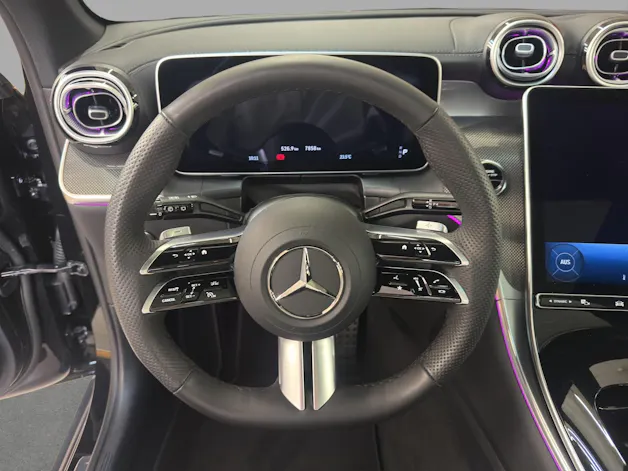 MERCEDES-BENZ GLC 300 4M - AMG / 360 Grad Kamera / Panorama-Dach / AHK