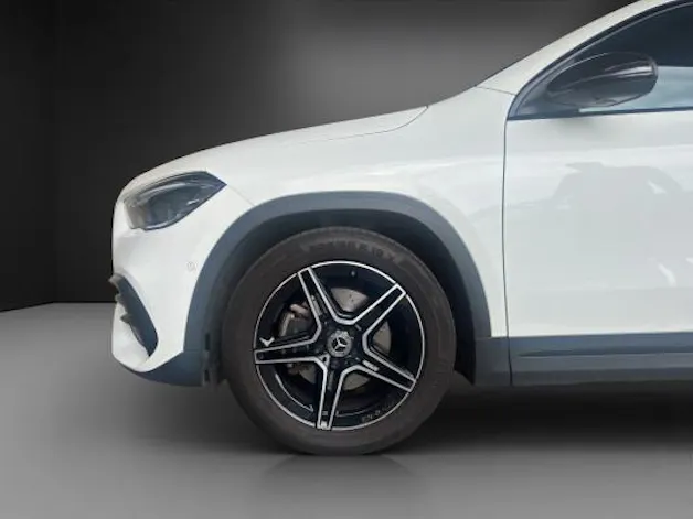 Mercedes-Benz GLA 200 AMG Line