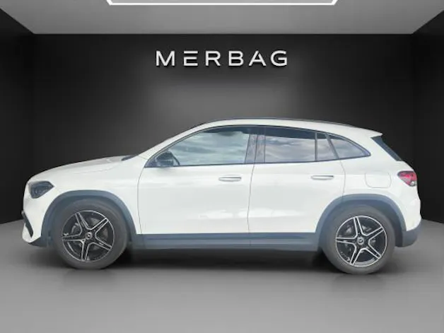 Mercedes-Benz GLA 200 AMG Line