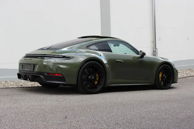 Porsche 911 Carrera 4 GTS PTS Lackierung *NATOOLIV*
