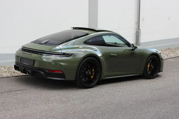 Porsche 911 Carrera 4 GTS PTS Lackierung *NATOOLIV*