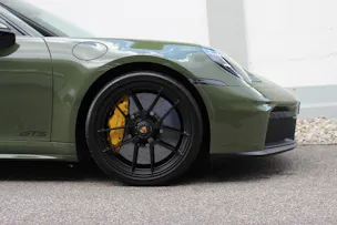Porsche 911 Carrera 4 GTS PTS Lackierung *NATOOLIV*