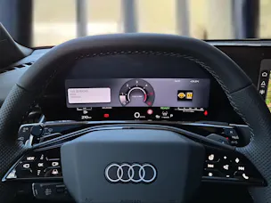 Audi Q3 SUV TDI quattro 142 kW S tronic Mythosschwarz Metallic