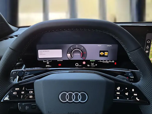 Audi Q3 SUV TDI quattro 142 kW S tronic Mythosschwarz Metallic