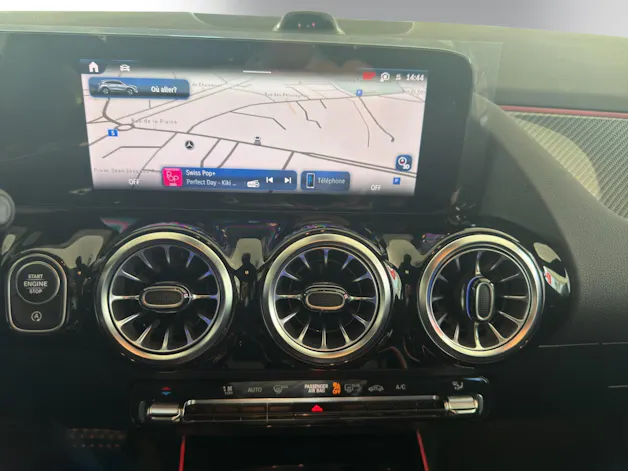 Mercedes-Benz GLA 250 4Matic 8G-DCT Swiss Star
