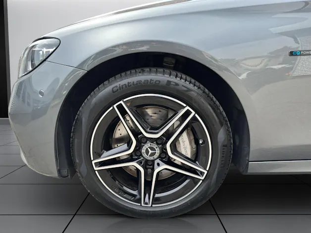Mercedes-Benz E 300 de T 4M AMG Line