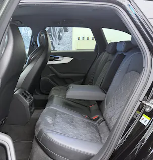 Audi A4 Avant 40 TDI S line Attraction quattro S-tronic