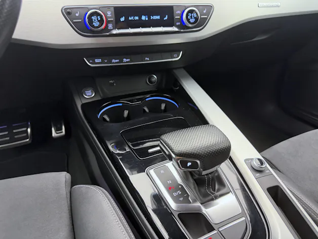 Audi A4 Avant 40 TDI S line Attraction quattro S-tronic