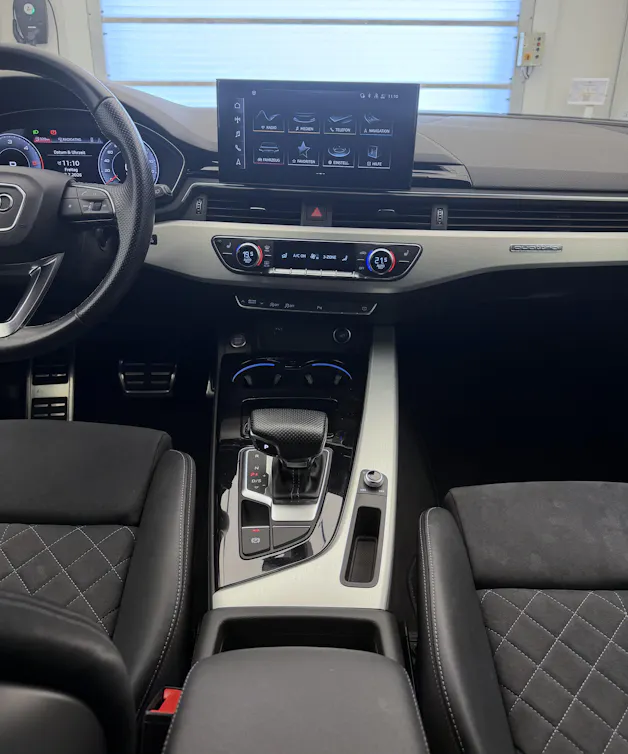 Audi A4 Avant 40 TDI S line Attraction quattro S-tronic