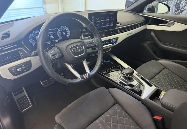 Audi A4 Avant 40 TDI S line Attraction quattro S-tronic