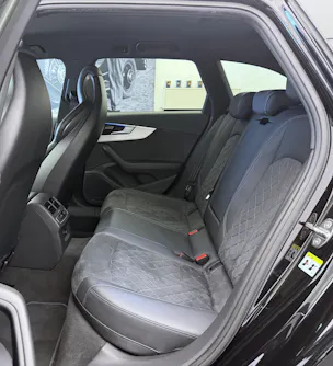 Audi A4 Avant 40 TDI S line Attraction quattro S-tronic