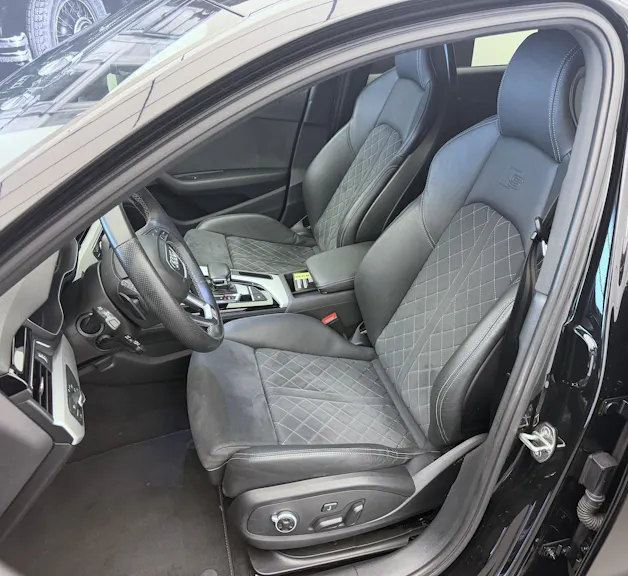 Audi A4 Avant 40 TDI S line Attraction quattro S-tronic