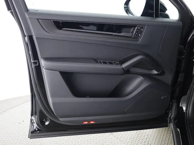 Porsche Cayenne E-Hybrid Coupé Black Edition