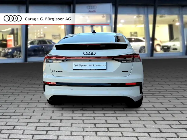 Audi Q4 Sportback e-tron quattro performance Edition Swiss Ski Gletscherweiss Metallic