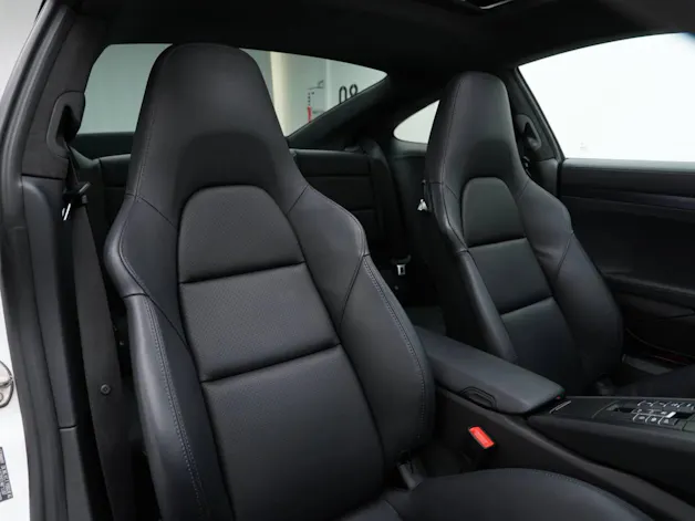 Porsche 911 Carrera 4 GTS