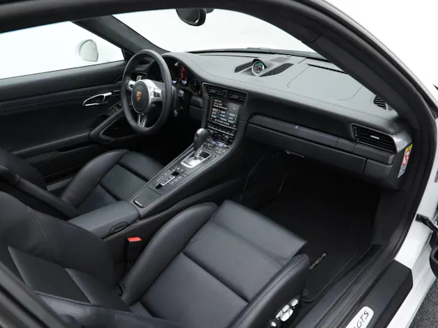 Porsche 911 Carrera 4 GTS