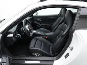 Porsche 911 Carrera 4 GTS