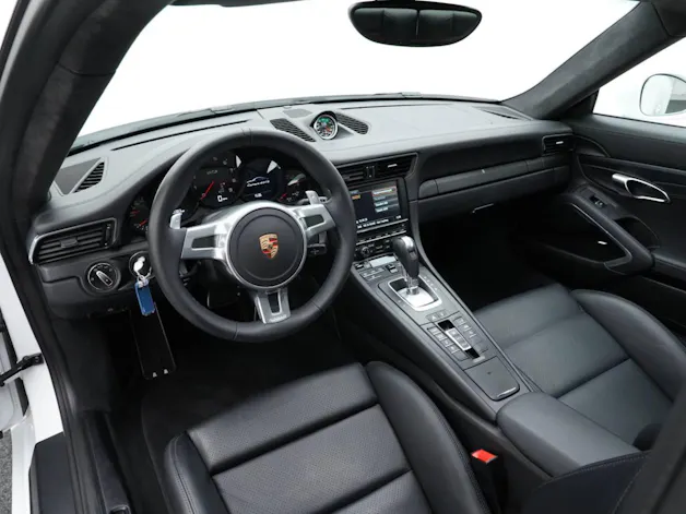 Porsche 911 Carrera 4 GTS