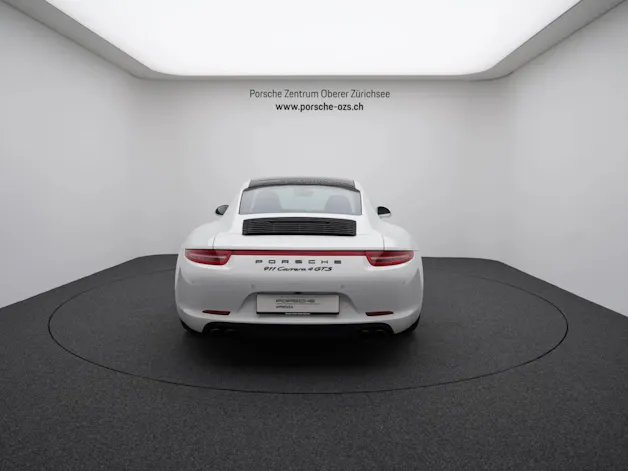 Porsche 911 Carrera 4 GTS