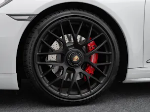 Porsche 911 Carrera 4 GTS