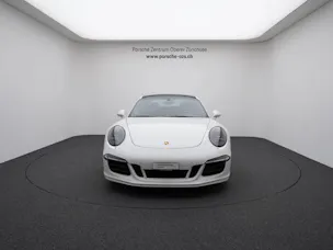 Porsche 911 Carrera 4 GTS