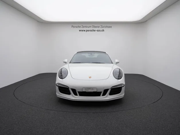 Porsche 911 Carrera 4 GTS