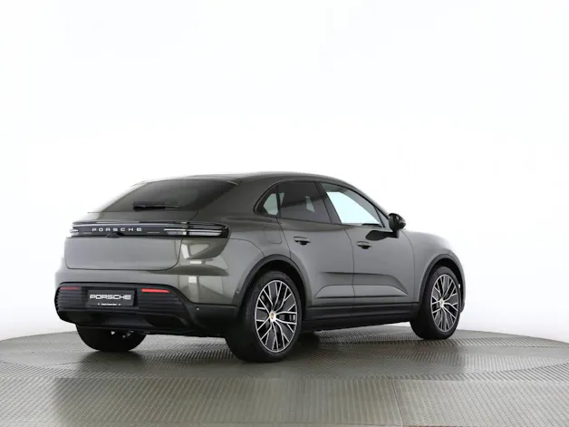 Porsche Macan 4