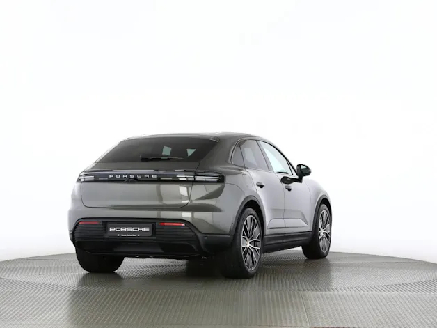 Porsche Macan 4