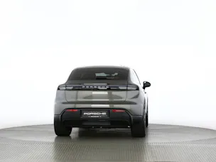 Porsche Macan 4