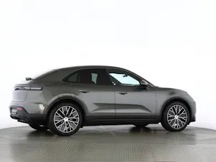 Porsche Macan 4