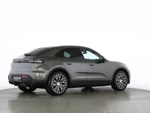 Porsche Macan 4