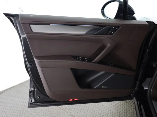 Porsche Cayenne S Electric
