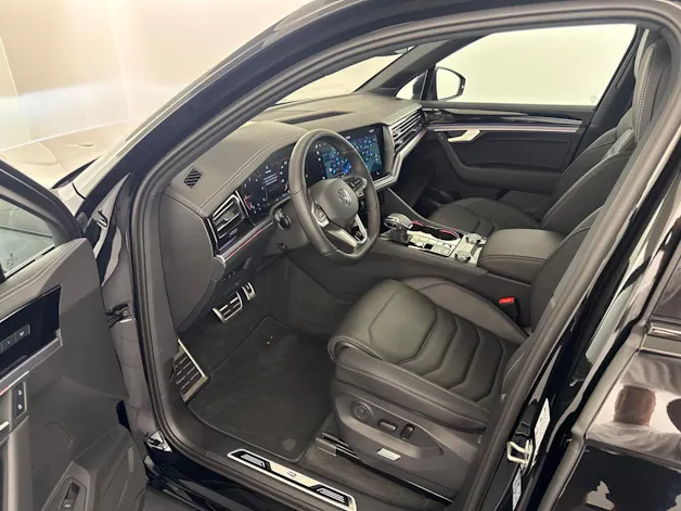 VW Touareg 3.0 TDI R-Line ''inkl. AHK & Standheizung''