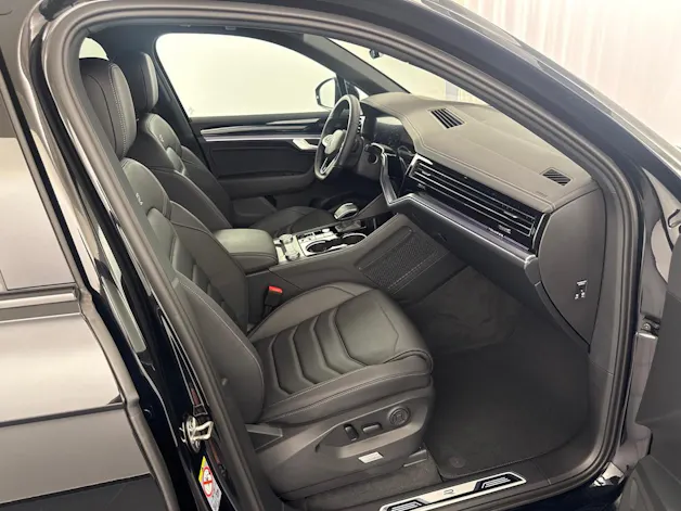 VW Touareg 3.0 TDI R-Line ''inkl. AHK & Standheizung''