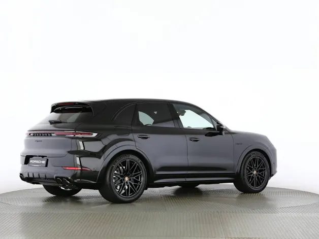 Porsche Cayenne E-Hybrid Black Edition