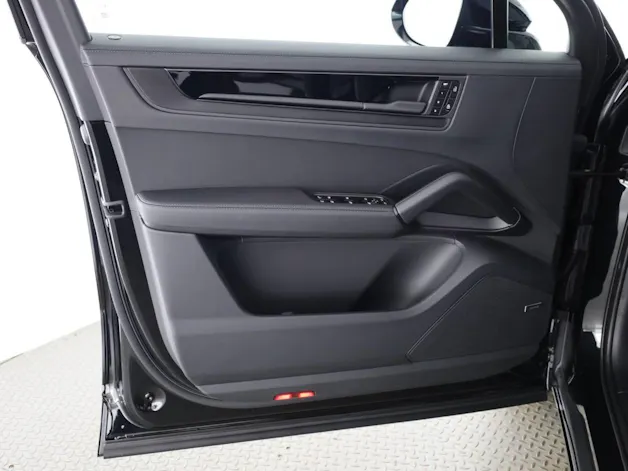 Porsche Cayenne E-Hybrid Black Edition