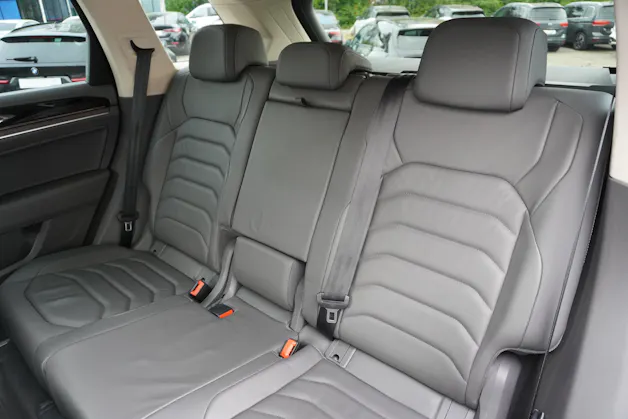 VW Touareg 3.0 TDI Atmosphere Tiptronic R-Line Exterier!!!