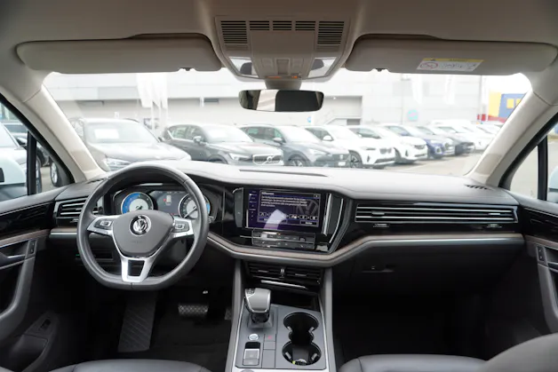 VW Touareg 3.0 TDI Atmosphere Tiptronic R-Line Exterier!!!
