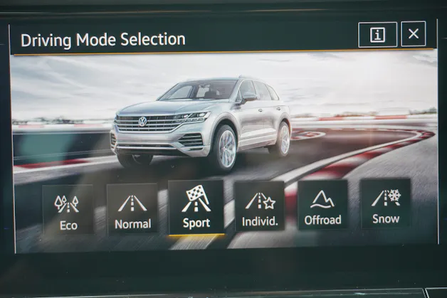 VW Touareg 3.0 TDI Atmosphere Tiptronic R-Line Exterier!!!
