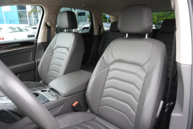 VW Touareg 3.0 TDI Atmosphere Tiptronic R-Line Exterier!!!