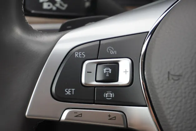 VW Touareg 3.0 TDI Atmosphere Tiptronic R-Line Exterier!!!