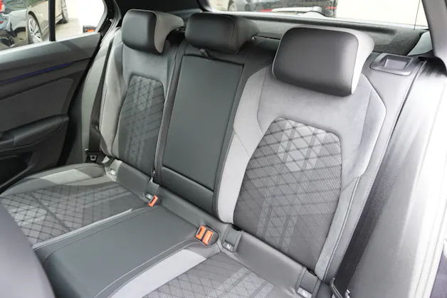 VW Golf 1.5 e TSI ACT Life DSG R-LINE!!!