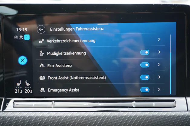 VW Golf 1.5 e TSI ACT Life DSG R-LINE!!!