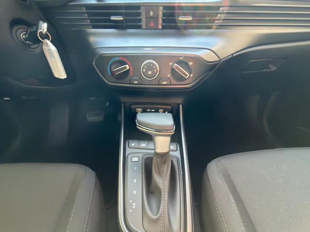 HYUNDAI i20 1.0 T-GDi Amplia DCT