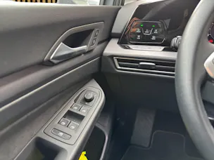 VW Golf VIII 2.0 TSI Style DSG