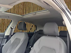 VW Golf VIII 2.0 TSI Style DSG