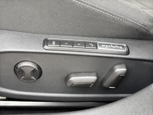 VW Golf VIII 2.0 TSI Style DSG